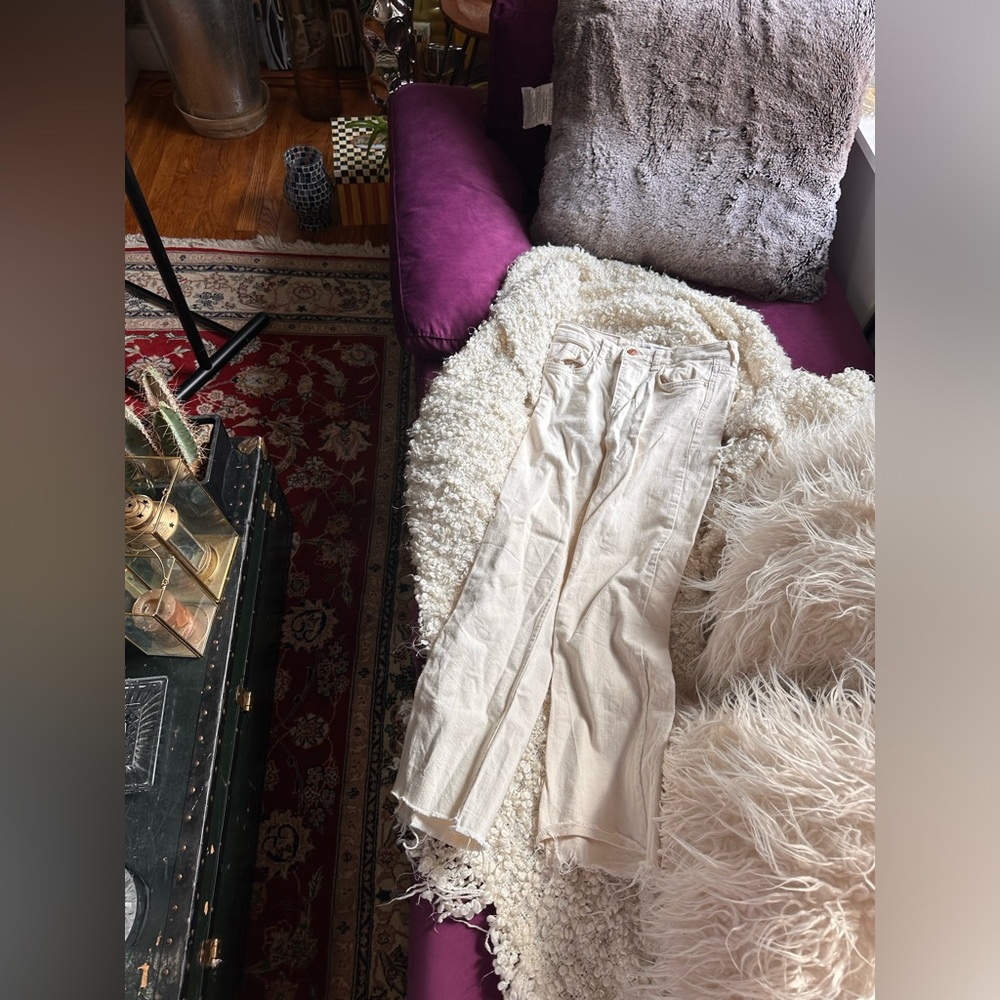 Zara jeans size 2 white with flare